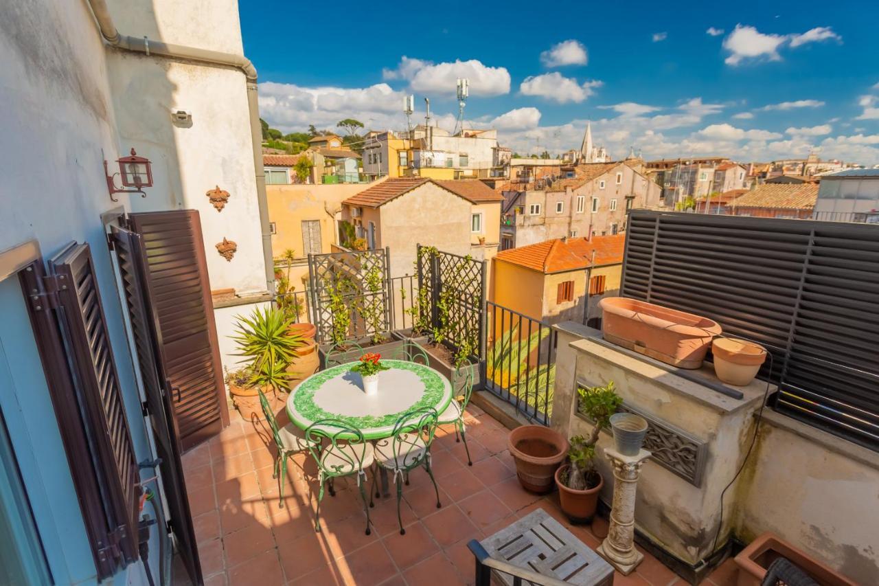 The B Rooftop Apartment Rom